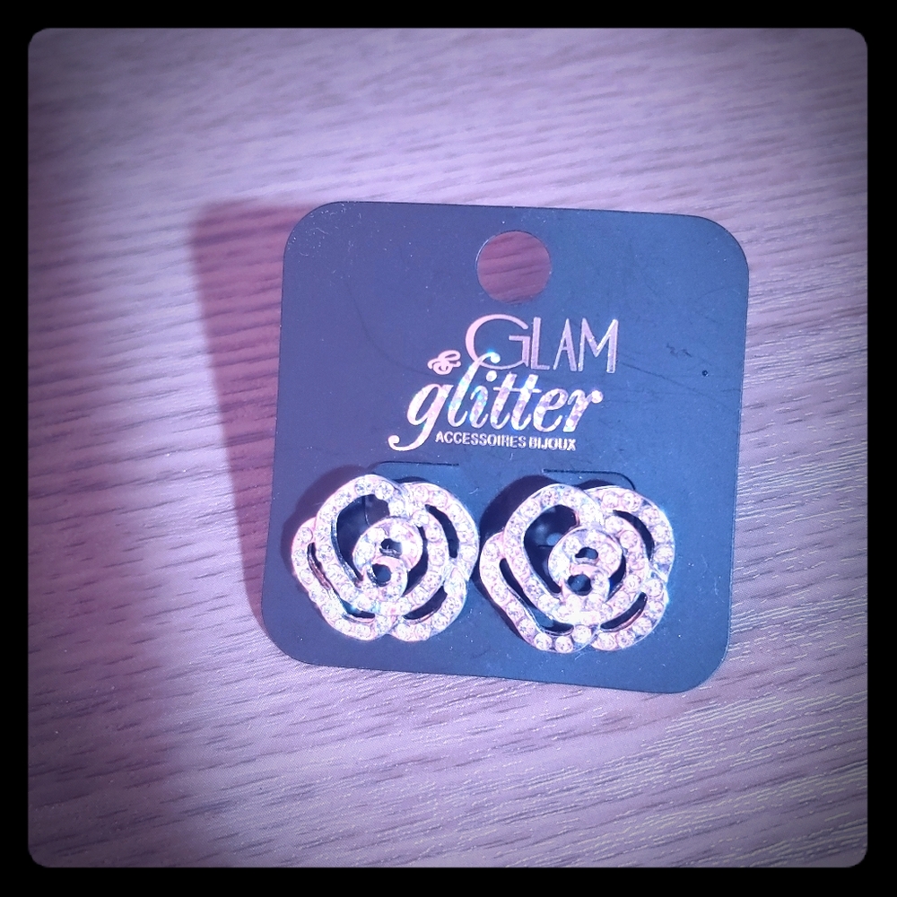 Deadstock Vintage Y2k 2000s Silver-Tone Glam Crystals Rose Flower Stud Earrings